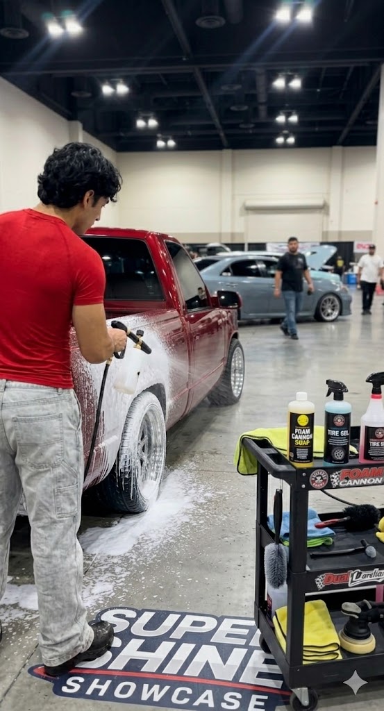 Detailing rims and tires with foam cannon